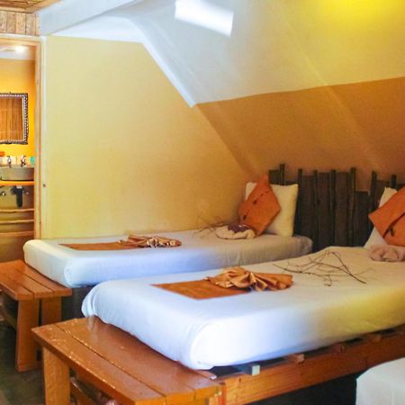 Elephant Trail Guesthouse And Backpackers Kasane Ngoại thất bức ảnh