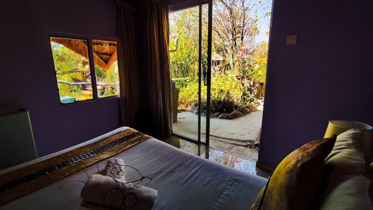 Elephant Trail Guesthouse And Backpackers Kasane Ngoại thất bức ảnh