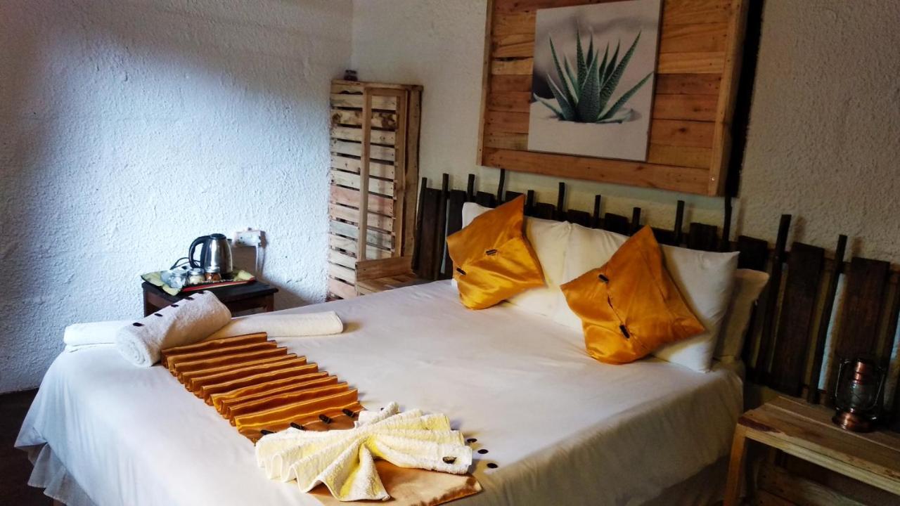 Elephant Trail Guesthouse And Backpackers Kasane Phòng bức ảnh