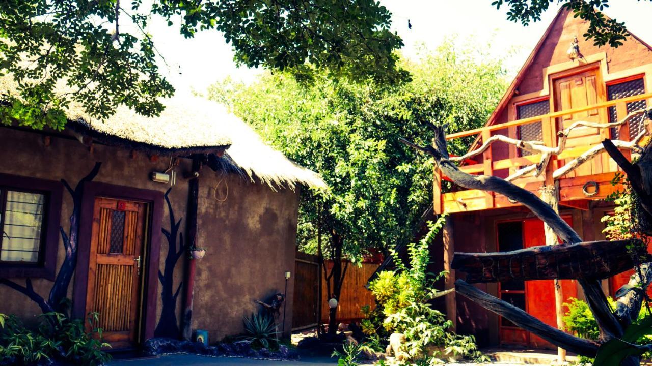 Elephant Trail Guesthouse And Backpackers Kasane Phòng bức ảnh