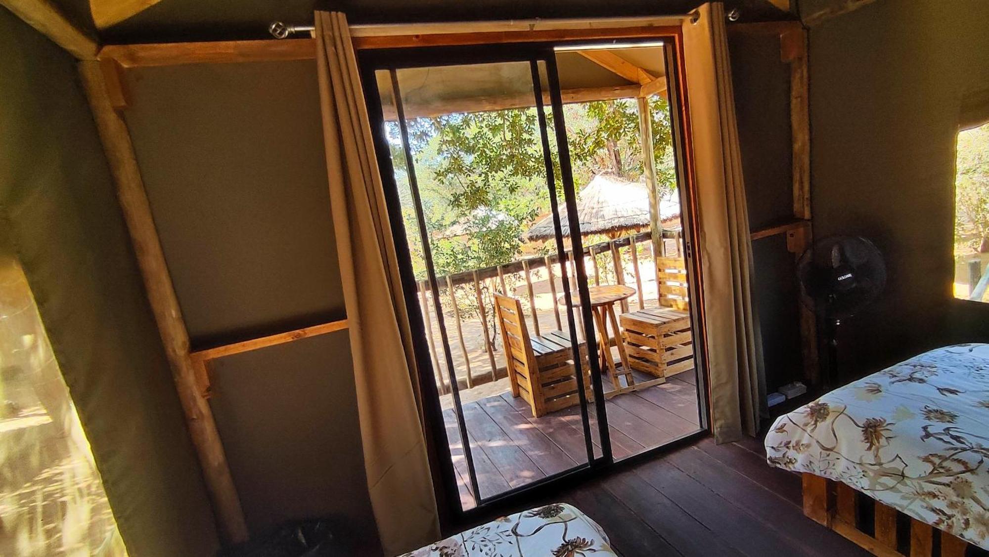 Elephant Trail Guesthouse And Backpackers Kasane Phòng bức ảnh