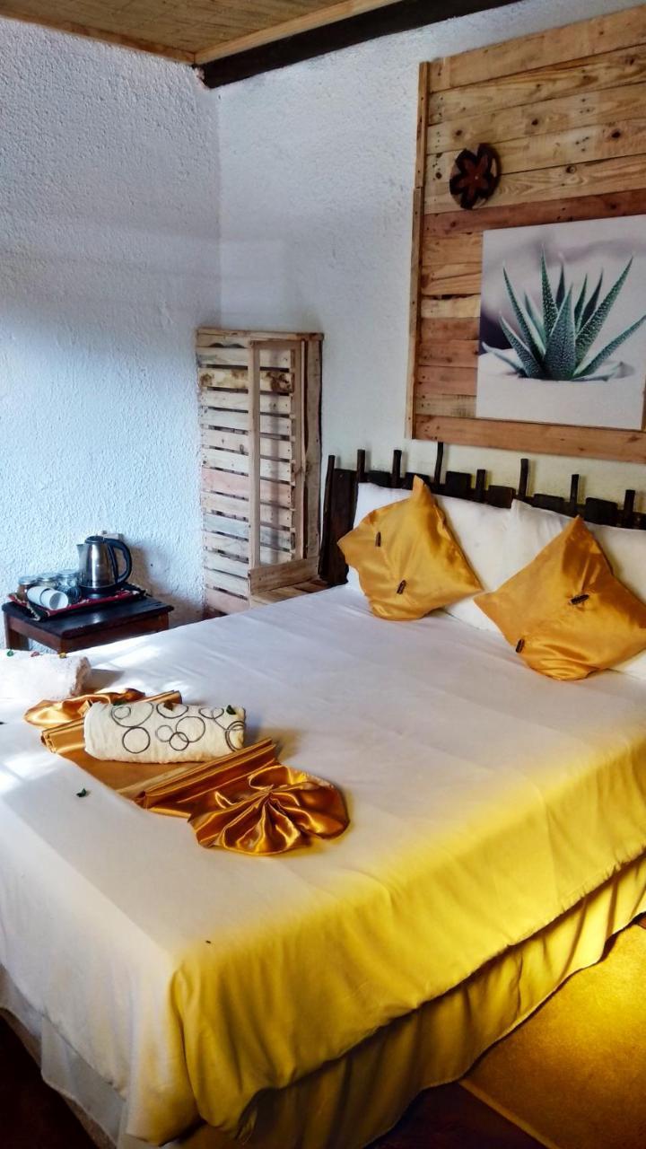 Elephant Trail Guesthouse And Backpackers Kasane Ngoại thất bức ảnh