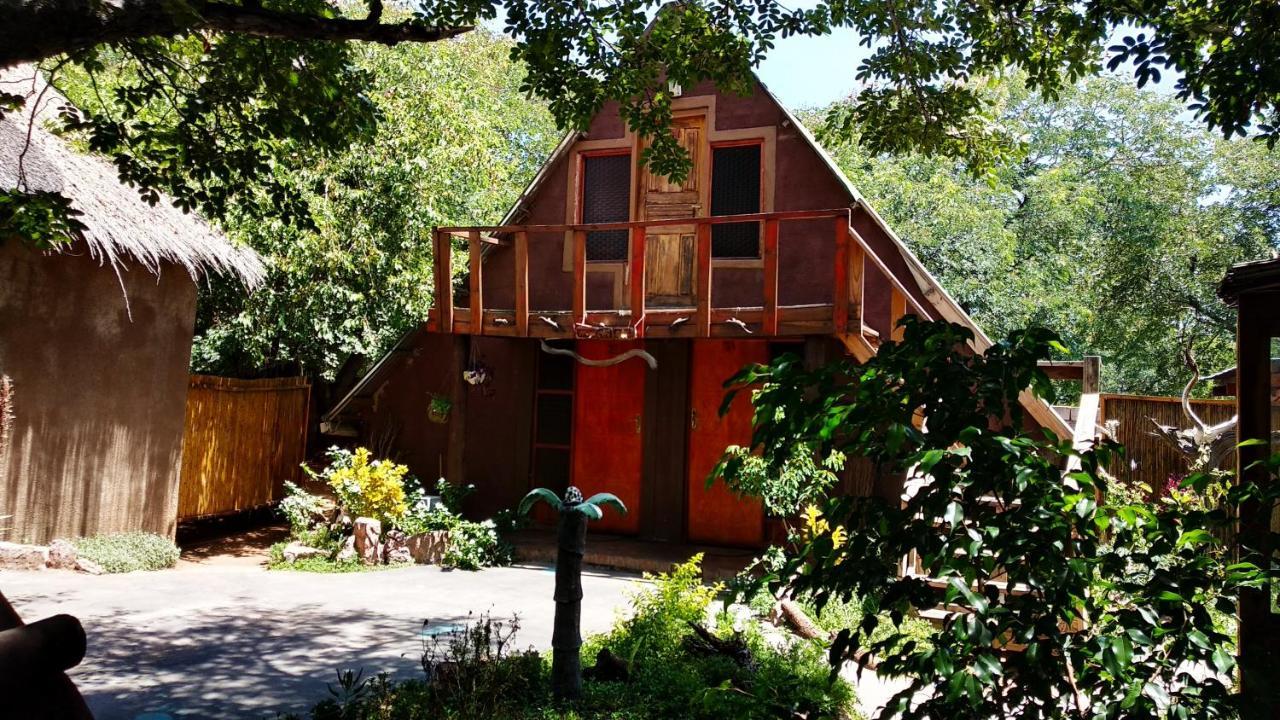 Elephant Trail Guesthouse And Backpackers Kasane Ngoại thất bức ảnh