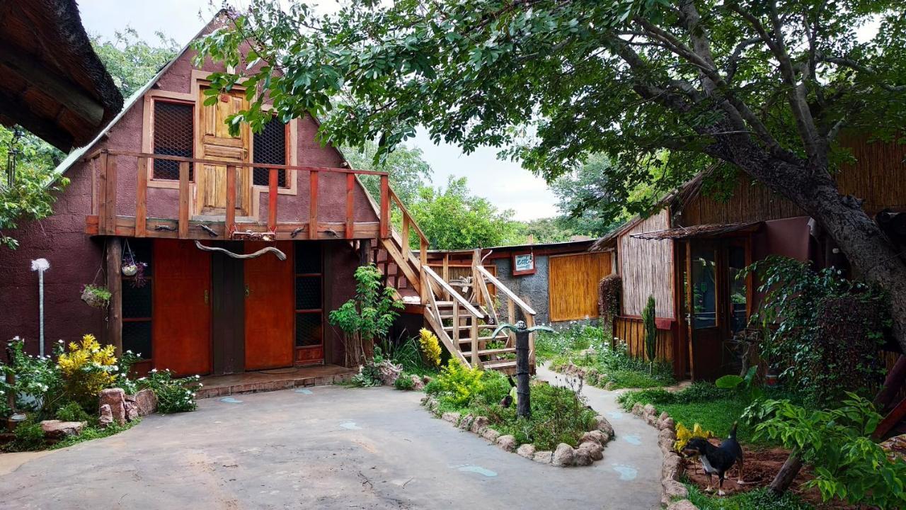 Elephant Trail Guesthouse And Backpackers Kasane Ngoại thất bức ảnh