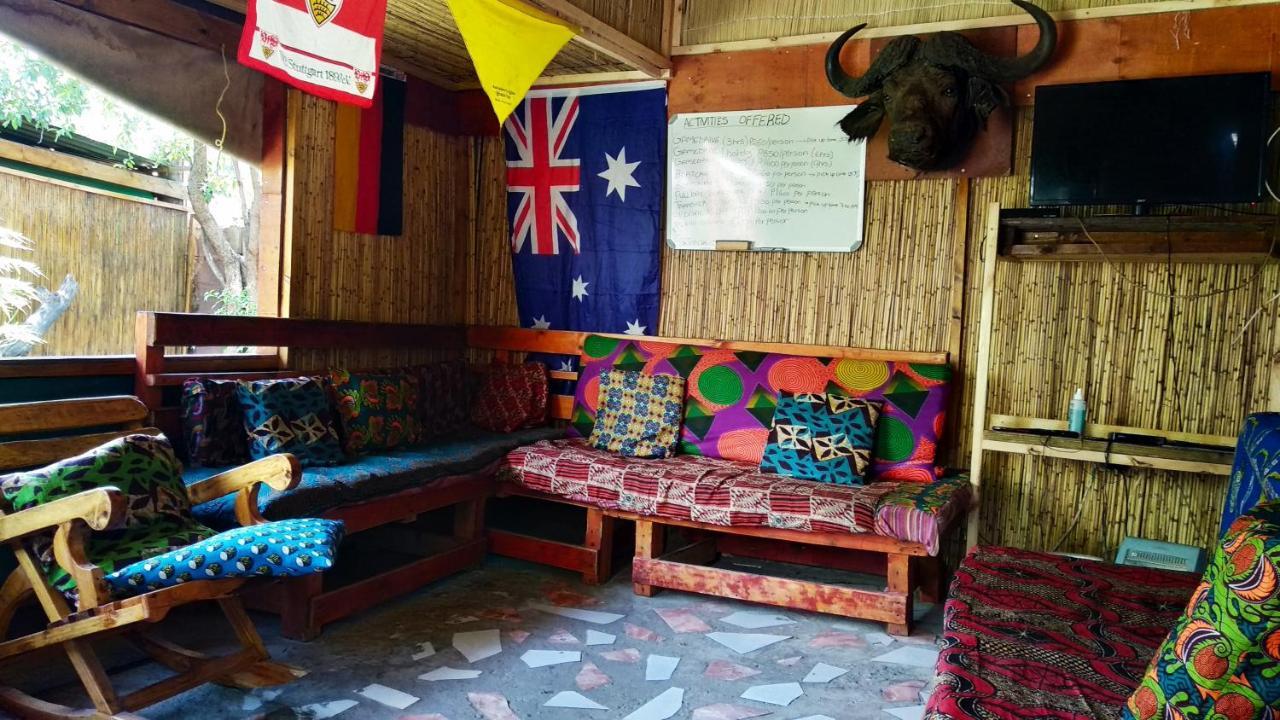 Elephant Trail Guesthouse And Backpackers Kasane Ngoại thất bức ảnh
