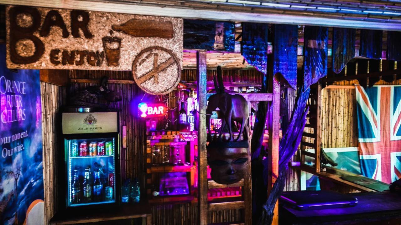 Elephant Trail Guesthouse And Backpackers Kasane Ngoại thất bức ảnh