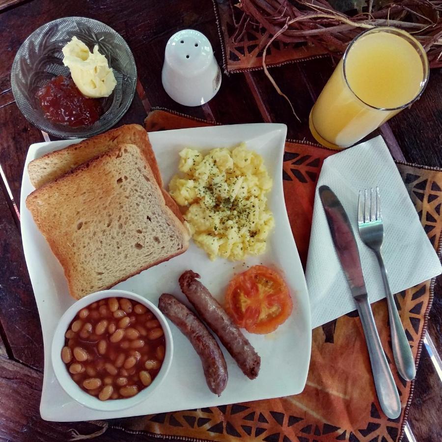 Elephant Trail Guesthouse And Backpackers Kasane Ngoại thất bức ảnh